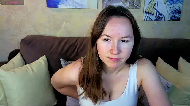 Snapshot of Little_doll_meow chatting on 10-21-25, 02:44 Little doll meow online show from 10-21-25, 02:44