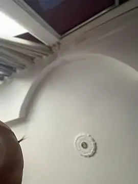 emiss  online show from 11-06-25, 01:26