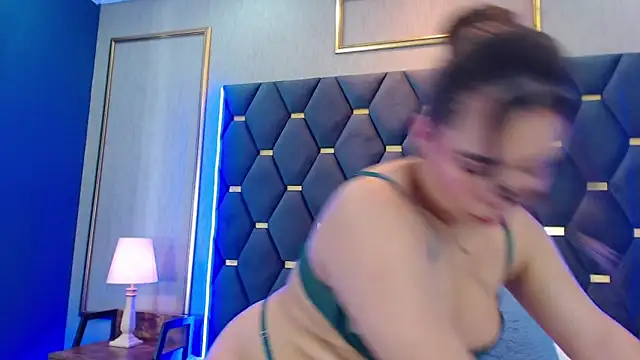 ThaniaJones online show from 11-28-25, 12:05