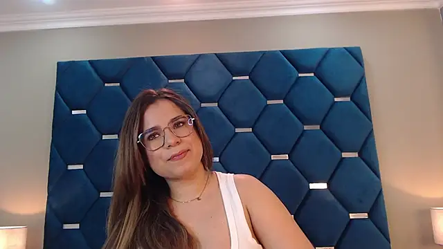 ThaniaJones online show from 09-25-25, 12:11