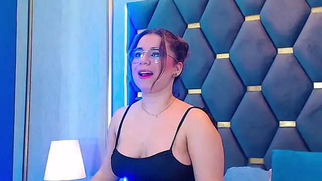 ThaniaJones online show from 11-10-25, 12:10