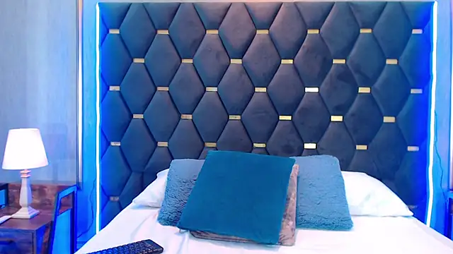 ThaniaJones online show from 10-20-25, 12:06