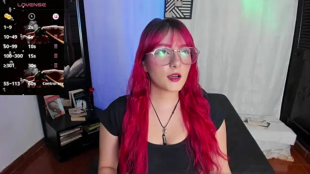 Dafne Moon online show from 05-15-26, 08:07