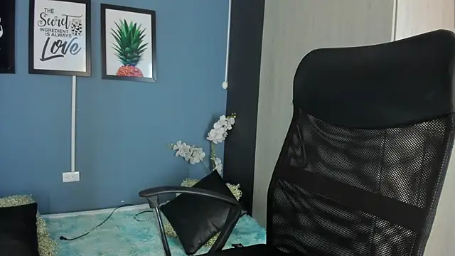 PaulinaDuarte online show from 04-22-26, 12:23