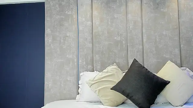 PaulinaDuarte online show from 04-10-26, 01:40