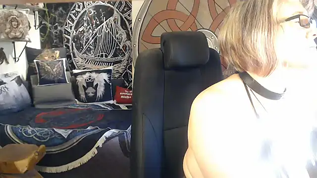 TittenMichelle online show from 12-18-25, 09:36