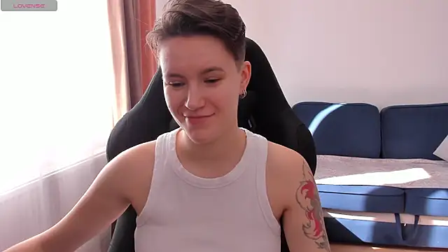 Snapshot of JessieFlower chatting on 09-18-25, 08:17 JessieFlower online show from 09-18-25, 08:17