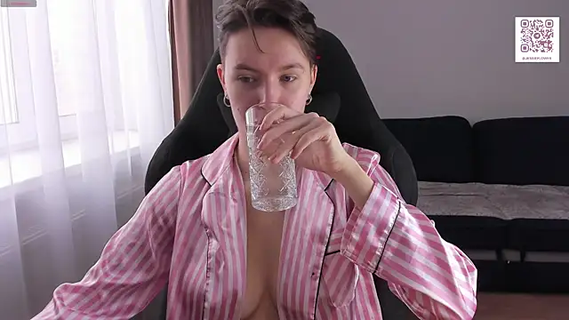 Snapshot of JessieFlower chatting on 01-31-25, 07:39 JessieFlower online show from 01-31-25, 07:39