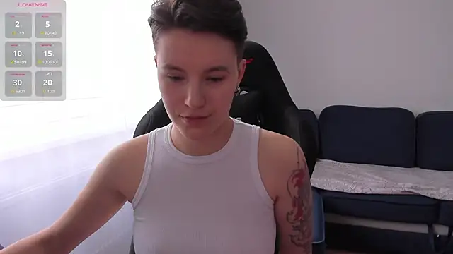 Snapshot of JessieFlower chatting on 10-31-25, 08:22 JessieFlower online show from 10-31-25, 08:22