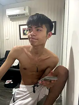 Snapshot of mumuowl chatting on 10-07-25, 04:30 mumuowl online show from 10-07-25, 04:30