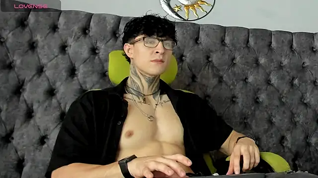 Snapshot of Jeins_carter chatting on 03-05-25, 01:50 Jeins carter online show from 03-05-25, 01:50