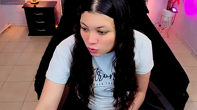 Snapshot of Lana_stone_ chatting on 10-23-25, 03:16 Lana stone online show from 10-23-25, 03:16
