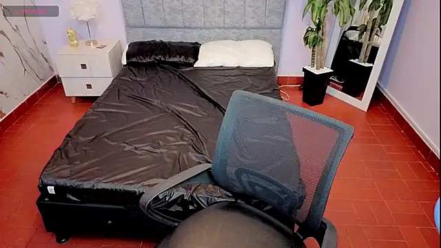 Lana stone  online show from 03-21-26, 03:30