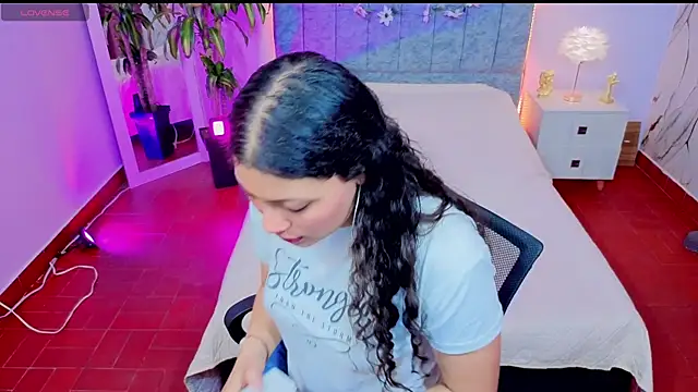 Lana stone  online show from 02-18-26, 03:26