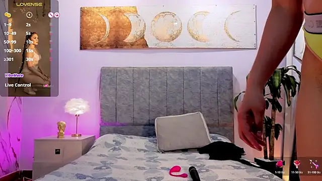 Lana stone  online show from 04-09-26, 03:41