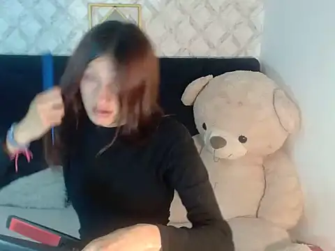 Emma-Wilson online show from 12-19-25, 04:38