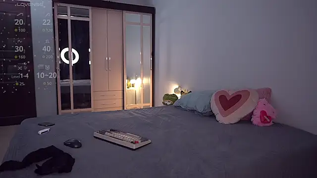 AliceHorngry online show from 06-20-26, 03:06