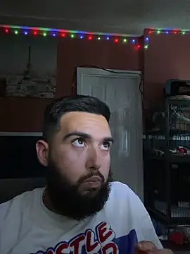 Snapshot of bigdickgio6923 chatting on 12-17-24, 05:51 bigdickgio6923 online show from 12-17-24, 05:51