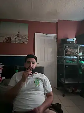 Snapshot of bigdickgio6923 chatting on 01-31-25, 02:26 bigdickgio6923 online show from 01-31-25, 02:26