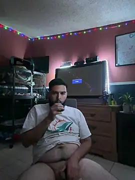 Snapshot of bigdickgio6923 chatting on 12-20-24, 07:44 bigdickgio6923 online show from 12-20-24, 07:44