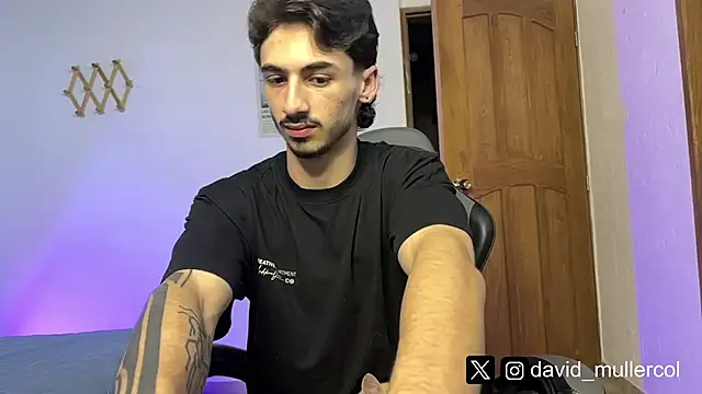 Snapshot of David_Brown18 chatting on 02-21-25, 02:39 David Brown18 online show from 02-21-25, 02:39