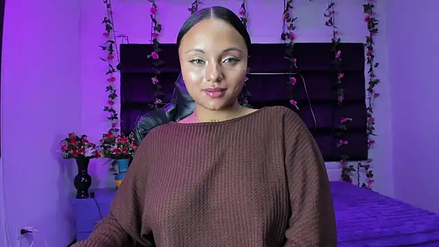 sweelanna   online show from 04-21-26, 02:14