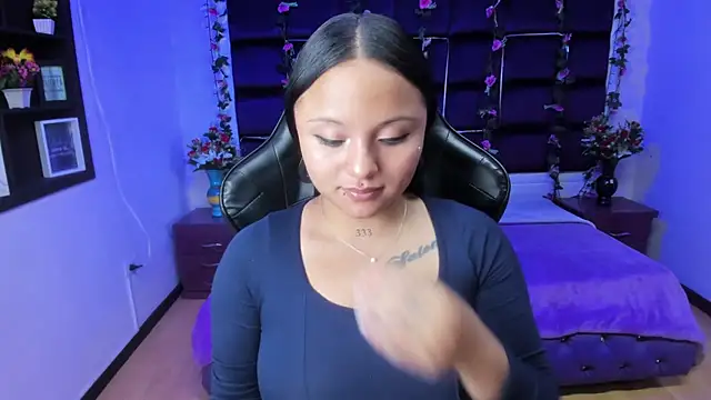 sweelanna   online show from 03-11-25, 07:24