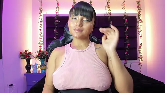 Snapshot of sweelanna__ chatting on 07-14-26, 02:05 sweelanna online show from 07-14-26, 02:05