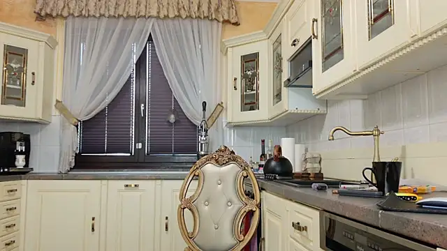 Snapshot of TUNDEROSE1 chatting on 03-09-25, 11:03 TUNDEROSE1 online show from 03-09-25, 11:03