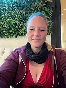 MoniqueLaFee online show from 09-27-25, 07:58