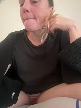 MoniqueLaFee online show from 02-25-26, 07:41