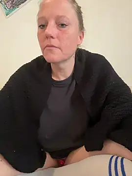 MoniqueLaFee online show from 04-19-26, 08:04