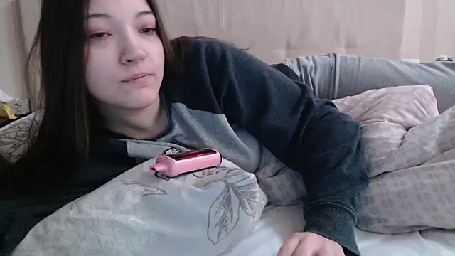 Snapshot of AlisaDevis chatting on 02-22-26, 07:22 AlisaDevis online show from 02-22-26, 07:22