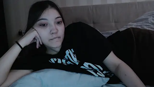 AlisaDevis online show from 12-14-25, 08:09