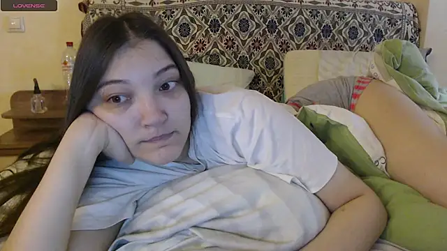 Snapshot of AlisaDevis chatting on 11-02-25, 12:10 AlisaDevis online show from 11-02-25, 12:10