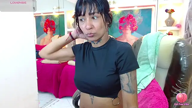 lorenapinto online show from 11-04-25, 01:20