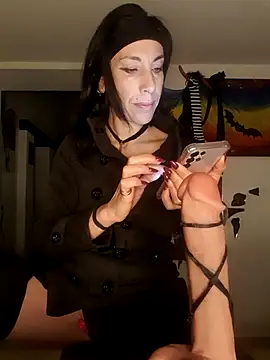 freyamoret online show from 10-24-25, 03:27