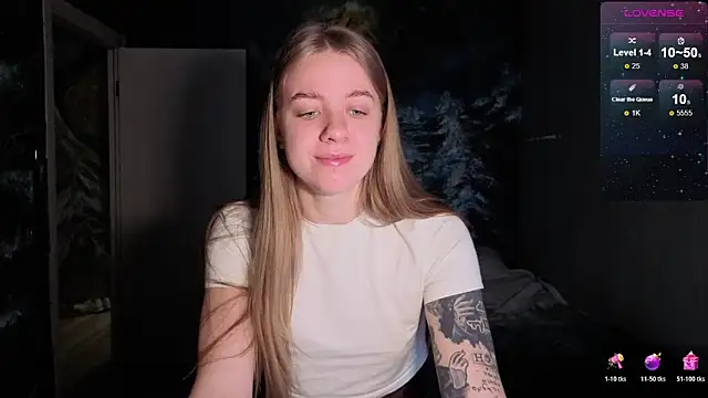 Snapshot of candy_maggie chatting on 01-14-26, 06:28 candy maggie online show from 01-14-26, 06:28