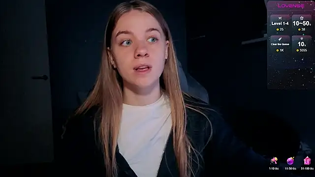 Snapshot of candy_maggie chatting on 11-05-25, 05:16 candy maggie online show from 11-05-25, 05:16