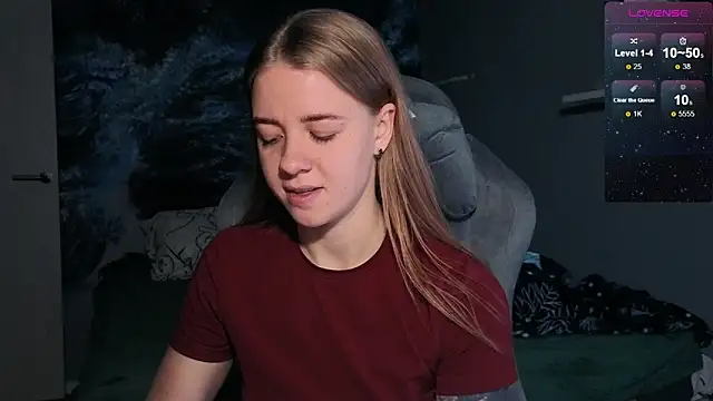 Snapshot of candy_maggie chatting on 11-30-25, 01:56 candy maggie online show from 11-30-25, 01:56