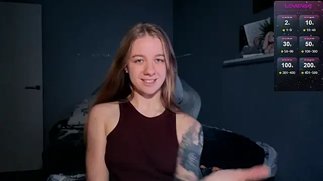 Snapshot of candy_maggie chatting on 11-10-25, 05:18 candy maggie online show from 11-10-25, 05:18