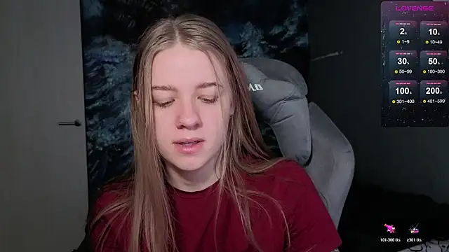 Snapshot of candy_maggie chatting on 12-23-25, 09:41 candy maggie online show from 12-23-25, 09:41