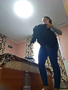 KristenVega online show from 10-17-25, 07:55