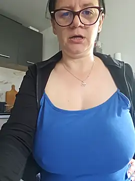 Snapshot of KristenVega chatting on 05-19-26, 08:10 KristenVega online show from 05-19-26, 08:10