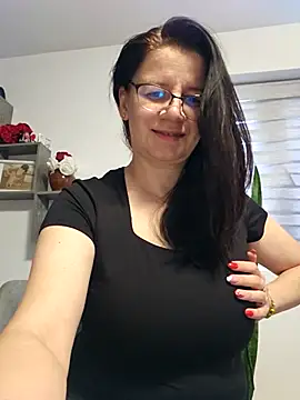 KristenVega online show from 11-18-25, 08:06