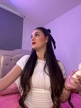 EmilyS   online show from 01-17-25, 10:23