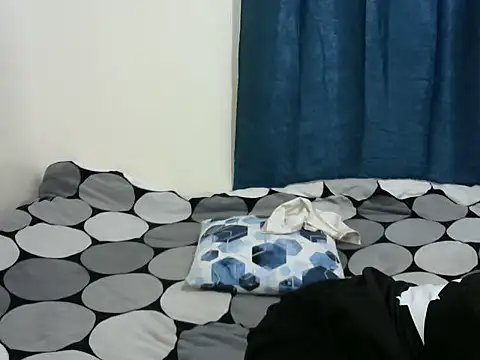 Snapshot of Kariselle- chatting on 09-09-25, 04:11 Kariselle- online show from 09-09-25, 04:11