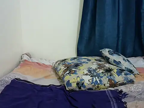 Snapshot of Kariselle- chatting on 03-19-25, 10:53 Kariselle- online show from 03-19-25, 10:53