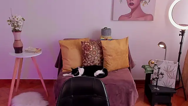 cuddlingbunny online show from 02-26-25, 06:59