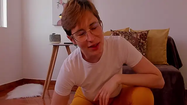 cuddlingbunny online show from 02-18-25, 09:20